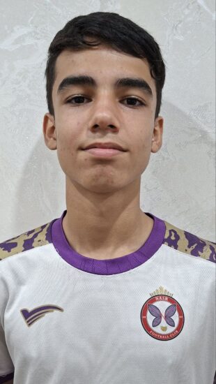 اهورا آزاد منجیری